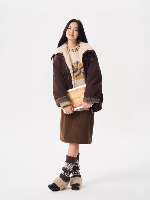 heris/H54107/蓬松羊羔毛内胆 花簇藤蔓刺绣 浆果紫立领花苞派克棉服 商品图2