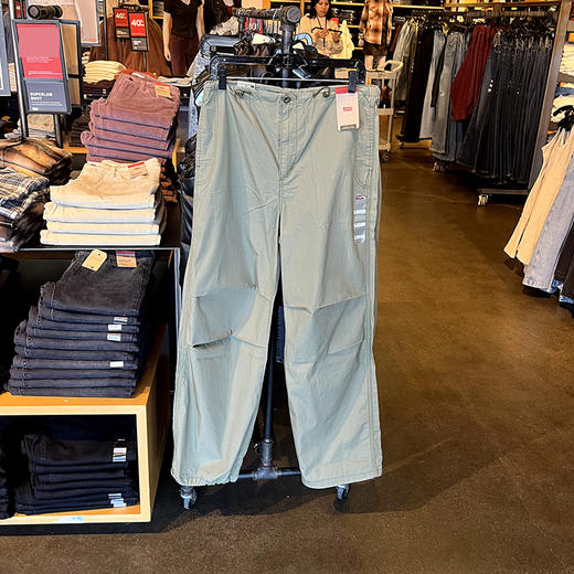 Levi’s/李维斯 女士纯棉中腰阔腿抽绳降落伞兵裤休闲长裤 商品图1