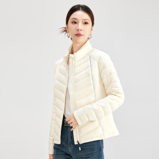 QS冬季新款90白鸭绒超轻薄羽绒服2025女士轻便修身保暖短款外套8522 商品图3