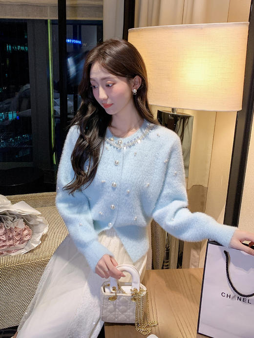 张心子【降温周刊】圆领厚实毛绒满珠水貂毛开衫外套 U2511082 商品图3