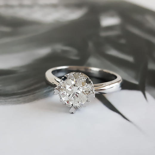【天然正品】钻石小鸟PT900经典简约四爪款花朵造型1.00克拉钻石戒指14号（戒圈可改）女士081125NJS04 商品图3