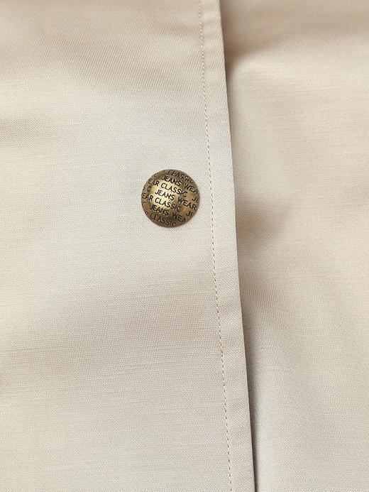 2025 冬季新款米杏色羊羔毛领羽绒服 短款宽松工装风外套 金属扣装饰保暖面包服 商品图3