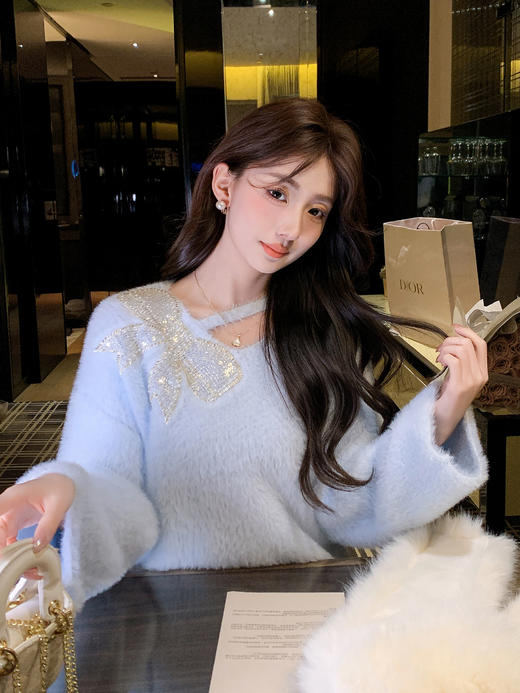 张心子【雾冬百利甜】保暖亮片水貂毛毛衣上衣 U2511068 商品图1