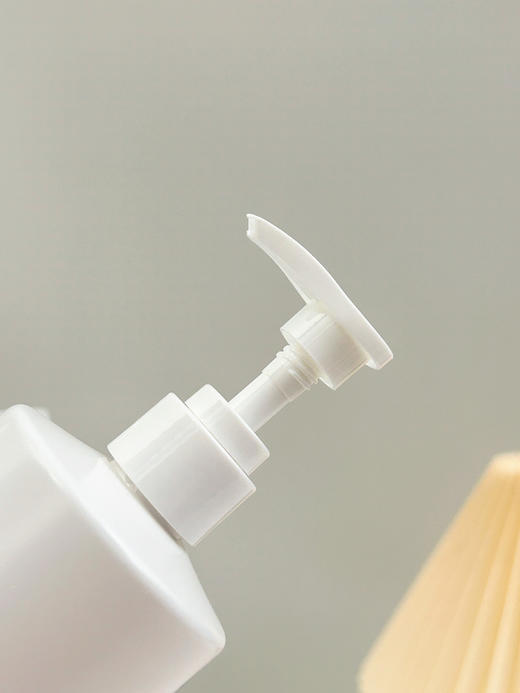 冬天养出“光感肌”❗️开启“磨皮小能手” ➰英国品牌【QioFoe焕肤滋润身体乳】一抹化水，用料很扎实！ 五重神经酰胺➕积雪草+4D玻尿酸➕油橄榄果油 商品图6