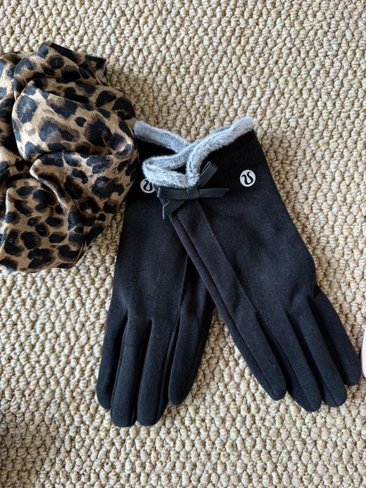 独家稀缺货lulu蝴蝶结鹿皮绒保暖防风手套 商品图9
