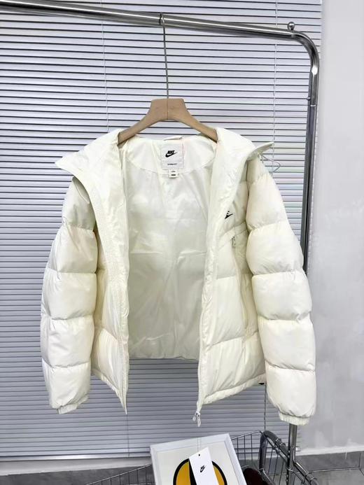 D111975休闲运动保暖短款连帽羽绒服外套 商品图9