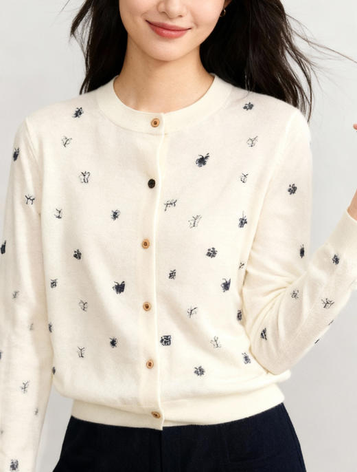 小绣花波点绵羊毛针织开衫 商品图1