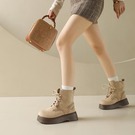 “四季战靴”！【透梦--英伦风复古马丁靴】单款/加绒款/长筒款三款可选 保暖毛绒内里 柔软舒适不捂脚 防滑滑耐磨鞋底 秒变大长腿 显高显瘦显身材 轻松上班OR逛街 商品图11