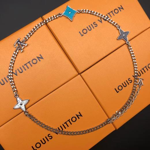 D111980可调节链条串起缤纷Monogram花卉项链 商品图2