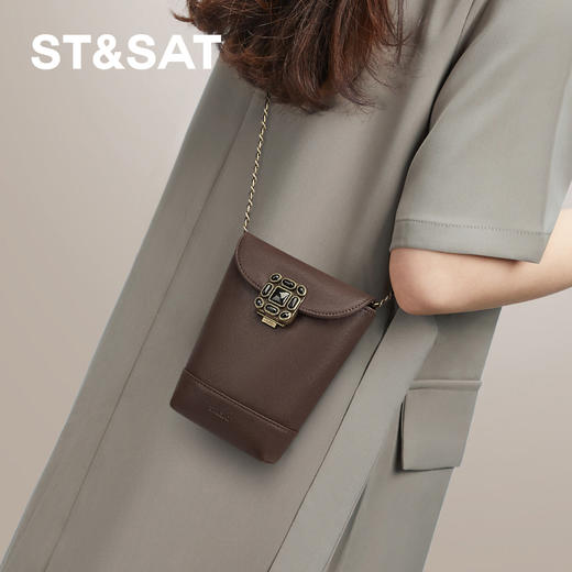 星期六复古宝石扣金属链条水桶包SSD521A060 商品图5