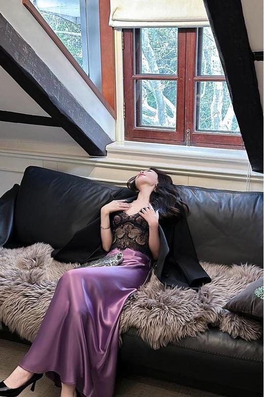 ELLA JADE 法式气质醋酸缎面垂坠感高腰半裙 21618 商品图5