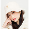 半个娱乐圈都在戴的MLB仿羊羔绒渔夫帽&MLB仿羊羔绒棒球帽，社恐素颜直接封神。保暖，造型，修饰脸型一举多得。仿羊羔绒棒球帽，可调节卡扣适配大头围。立体渔夫帽，设计颅顶增高，懒人素颜神器。 商品缩略图4