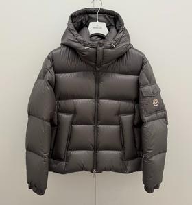 男款口袋logo连帽外套hu018