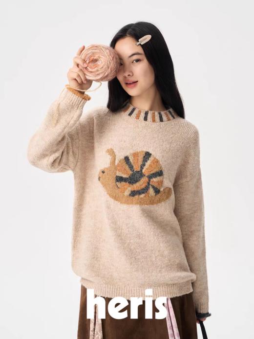 heris/H54103/蜗牛散步提花 拼色条纹领圈 慵懒宽松卷边毛衣 商品图3