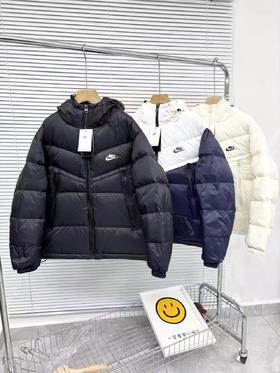 D111975休闲运动保暖短款连帽羽绒服外套