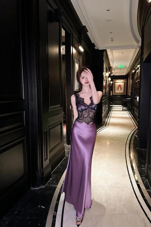 ELLA JADE 法式气质醋酸缎面垂坠感高腰半裙 21618 商品图3