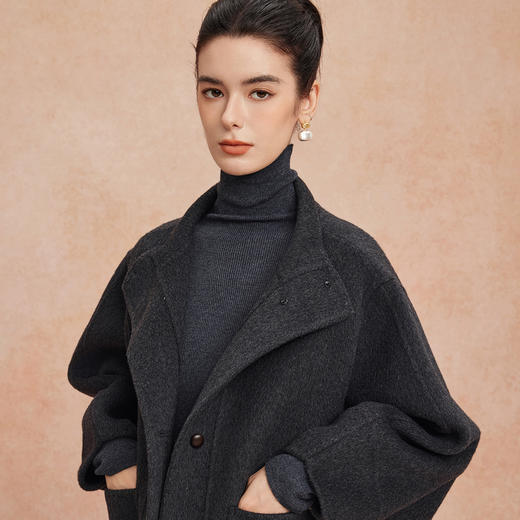 QH920斯尔丽2025新款廓形大方宽松显瘦小个子双面羊毛短款女式大衣 商品图9