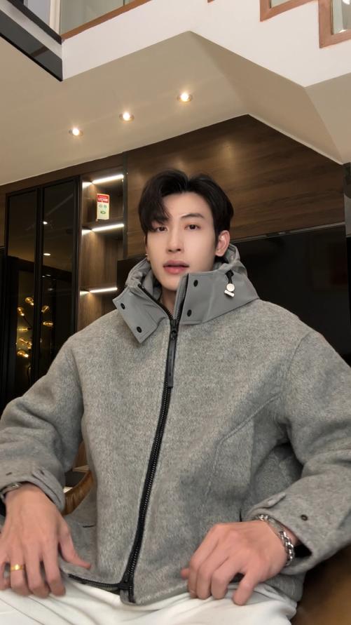 250511SDSA秋冬新款痞帅男装潮牌简约拼接拉链立领连帽鹅绒服外套百搭 商品图0