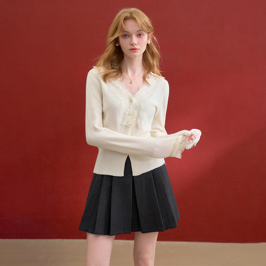 西遇韩系针织开衫女秋季新款法式温柔V领蕾丝短款毛衣外套SS051620 商品图3