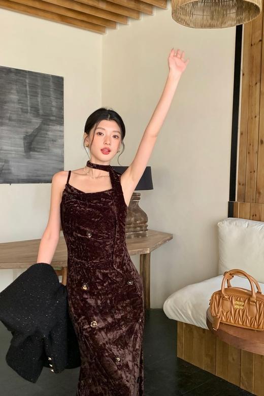 SIA SAYLOR 高级感礼服丝绒飘带荡领吊带连衣裙 21625 商品图8