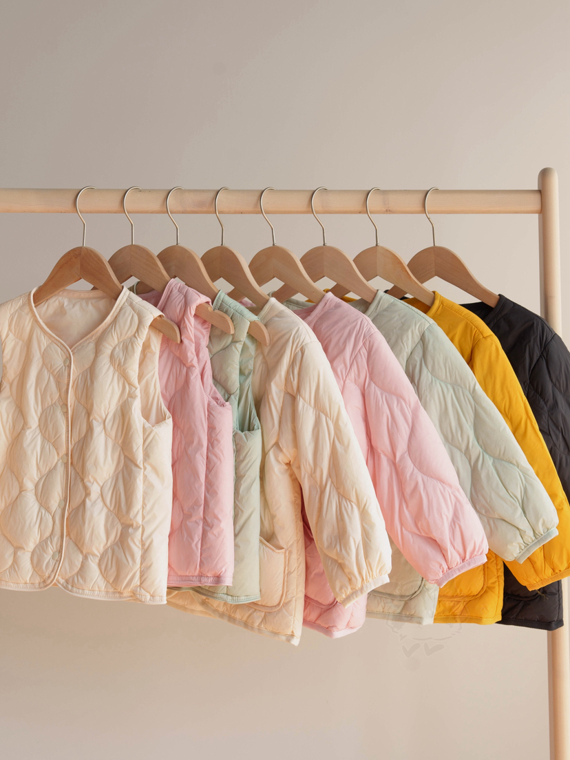 超级大捡漏❗️降温刚需❗️79元抢【HASHOS儿童葫芦花羽绒服/马甲】轻盈柔软超保暖❗️可单穿可内搭❗️✅90%白鸭绒填充  ✅四层防绒内胆设计，不跑绒