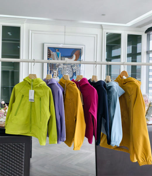 品牌直发，亲子装更优惠！【韩国saeul山系软壳冲锋外套】三防面料，⁩防水、⁨防污、‪防油、内里摇粒绒内胆，⁧琐温防风，保暖透气颜值设计 6色可选，男女童同款 成人码段150-170 商品图7