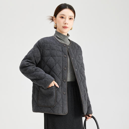 QS高级感时髦圆领长袖鹅绒服外套女秋冬新款2025菱形格百搭上衣7260 商品图3