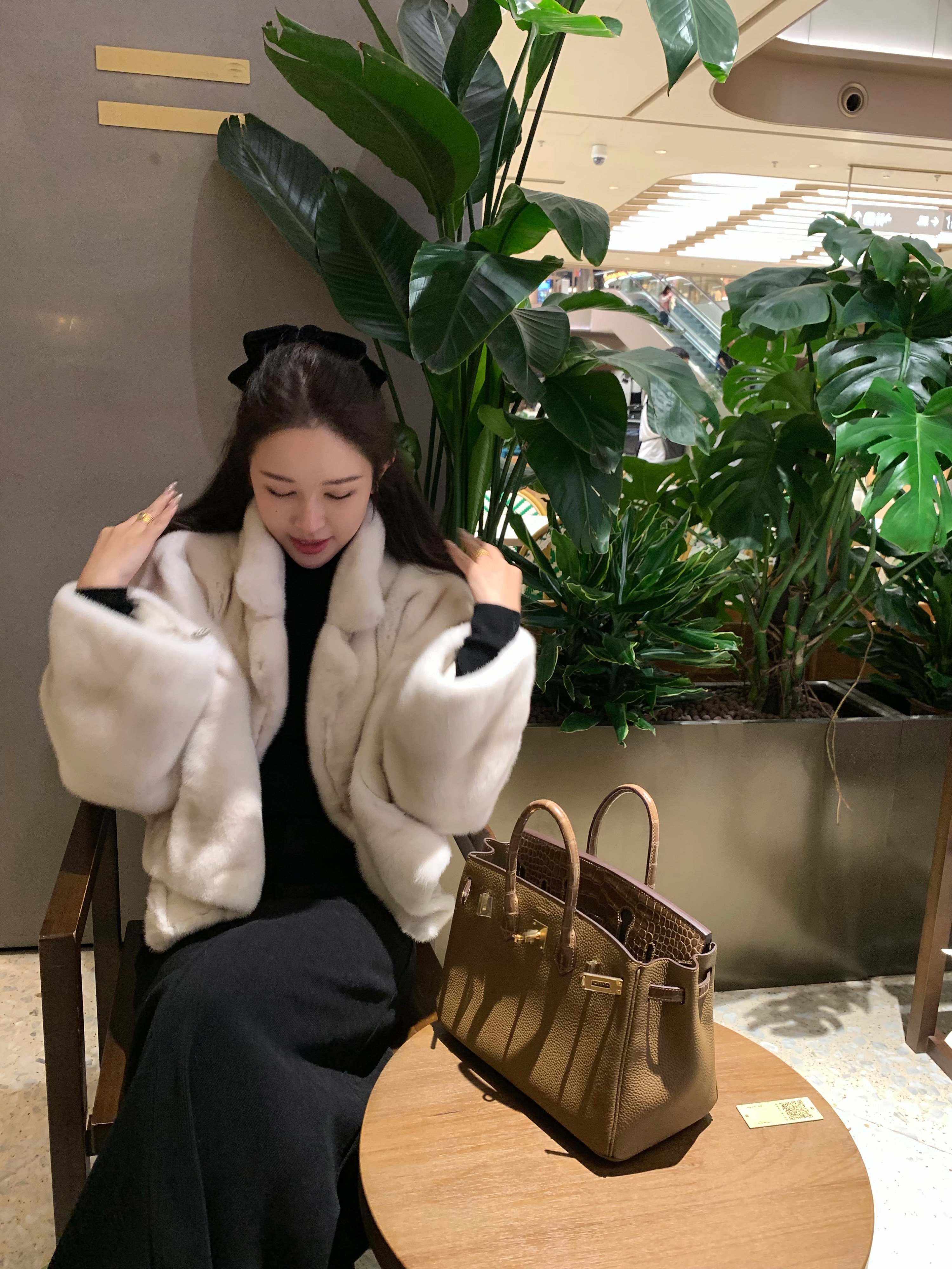 Read Nameless /很年轻的一款水貂+黑色加绒鱼尾裙 2025/11/20