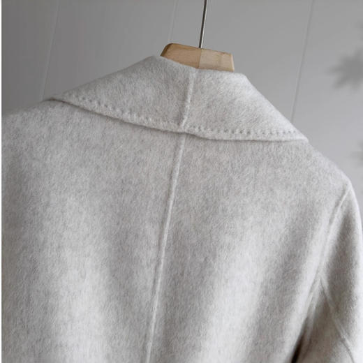 「自」全新升级【铂金会员661/天猫889/差价228】(02356)洛诗琳高级感大翻领系带羊驼毛大衣2025秋冬双面羊毛外套 商品图3