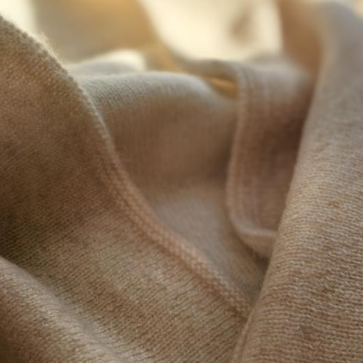 【甄珠贝】一秒入冬 赶紧给大家安排上 100%山羊绒三角拼色羊绒围巾 商品图7