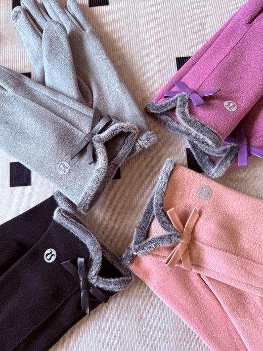 独家稀缺货lulu蝴蝶结鹿皮绒保暖防风手套 商品图5