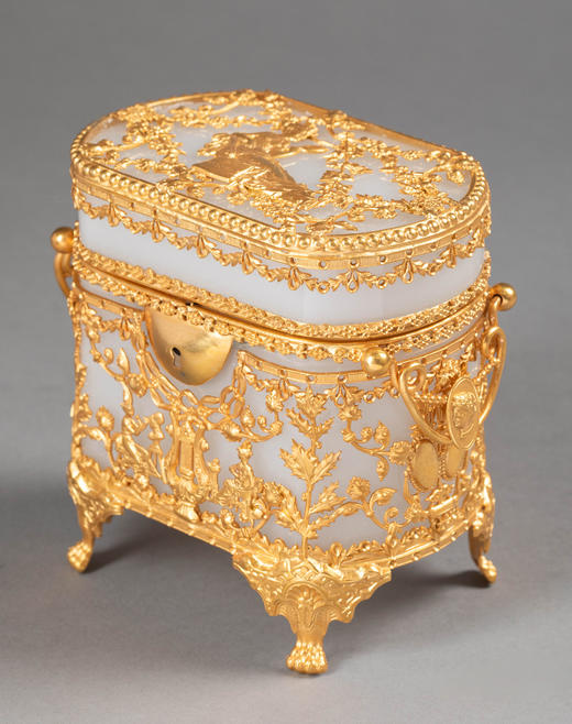 独角鹿西洋古董19世纪法国出品古典女子与竖琴藤叶主题铜鎏金精雕装饰乳色欧泊水晶珍宝盒 商品图2