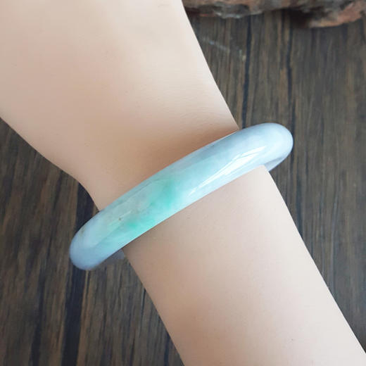 【天然正品】A货翡翠天然细腻圆条春彩紫罗兰糯种54号翡翠手镯54号（皆取最大值）女士230325AH13特价：1280元 商品图7