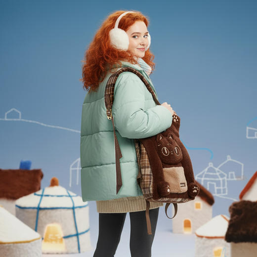 大英博物馆 巴斯特系列 萌猫背带 公仔娃包 毛绒双肩包 商品图1