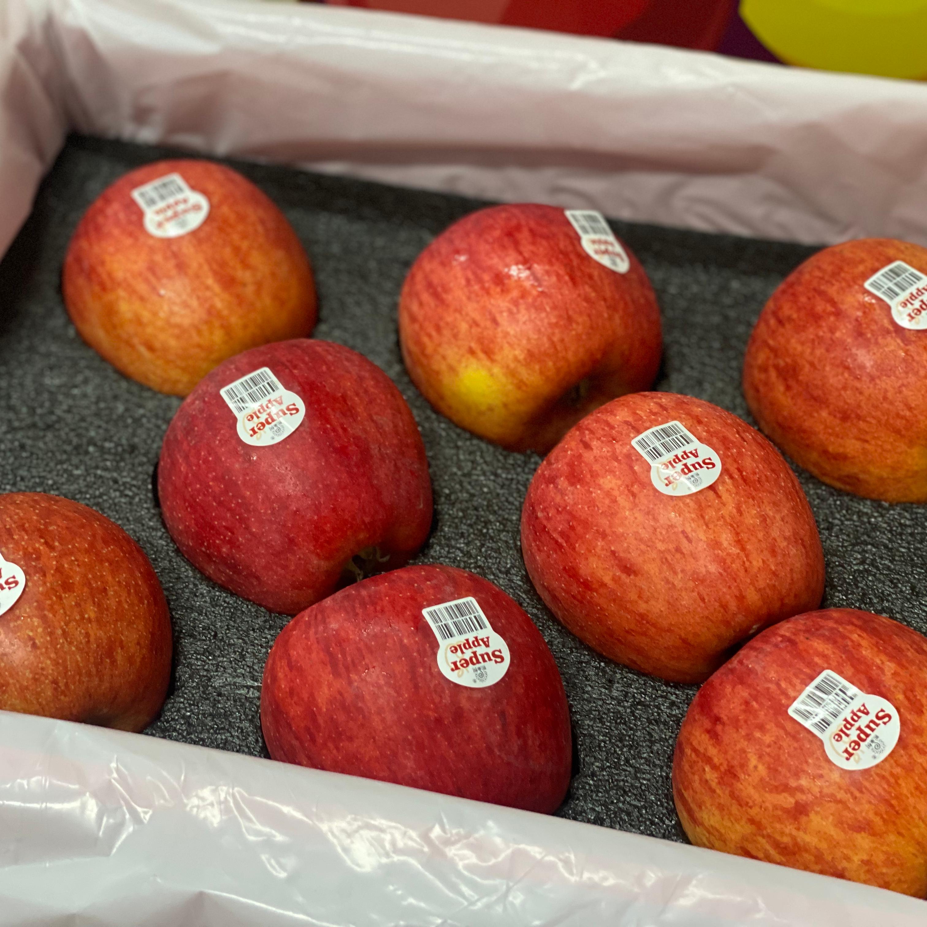 【国产爱妃苹果】甘肃核心产区的精品果，个大饱满，色泽鲜艳诱人，超赞的清脆口感，脆甜、汁水四溢，营养丰富，健康之选。8枚装礼盒，江浙沪皖顺丰包邮~