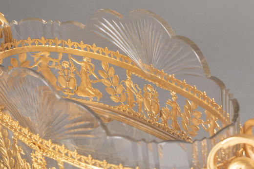 独角鹿西洋古董19世纪法国出品女神齐舞主题铜鎏金精雕装饰花瓣形水晶内里卷叶纹双耳花果樽 商品图4