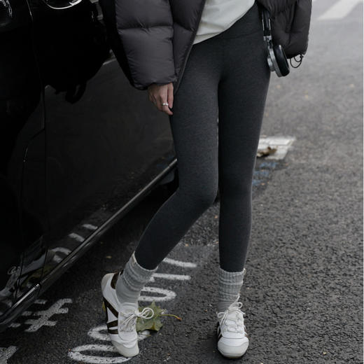 羊绒蛋白小暖炉收腹平纹加绒九分打底裤 1109 薄绒厚绒可选 60S支精梳棉触感细腻柔软，加宽11cm高腰设计，轻压包裹不紧绷 视觉拉长腿部线条 更显纤细 商品图2