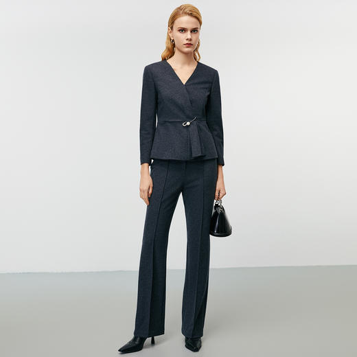 EITIE爱特爱冬季新款气质通勤收腰V领显瘦毛呢上衣8013706 商品图3