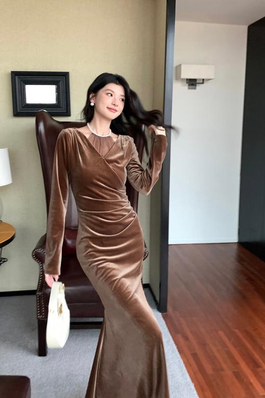 SIA SAYLOR 高级质感珍珠领收腰丝绒连衣裙 21628 商品图0