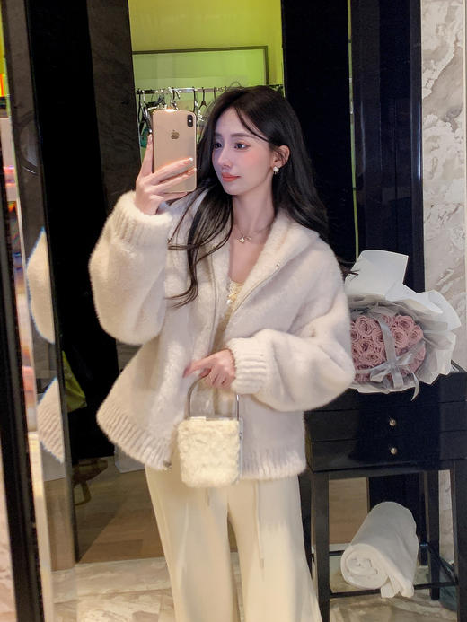 张心子【云朵布丁】秋冬毛绒连帽短外套 U2511064 商品图2