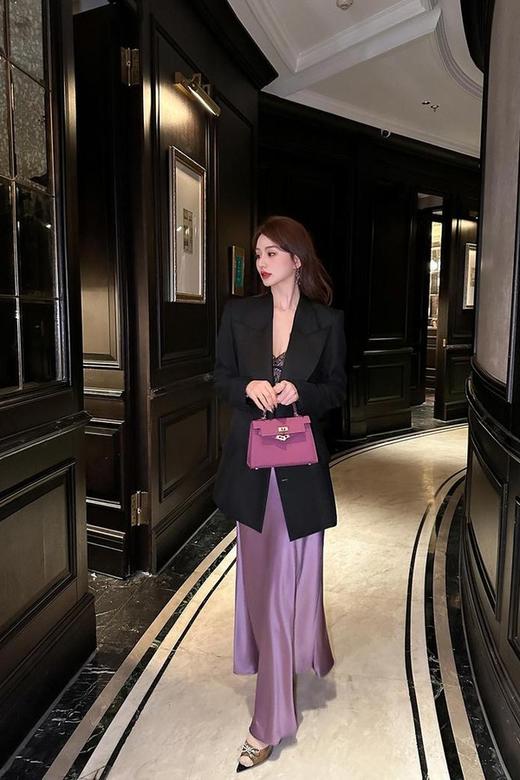 ELLA JADE 法式气质醋酸缎面垂坠感高腰半裙 21618 商品图1