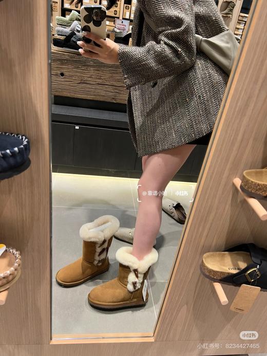 一店d 𝐔唧唧爆款牛角扣  独家 热度依然无敌爆🔥不管你们有几双雪地靴 今天冬天还是一定要买这一系列 从一粒扣到三粒扣全部都有，趁着大降温前都要下手！ 商品图5