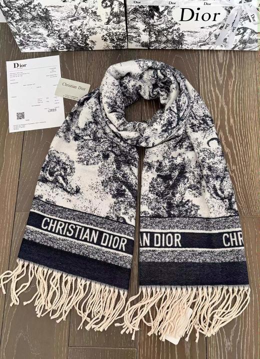 D111909动物园满印提花羊绒流苏围巾披肩围巾两用款 商品图10