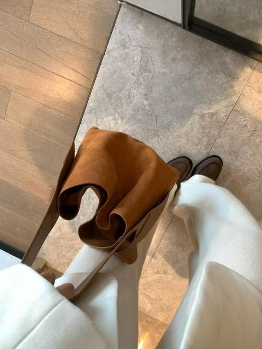 山下有松麂皮绒挂耳托特包 商品图3