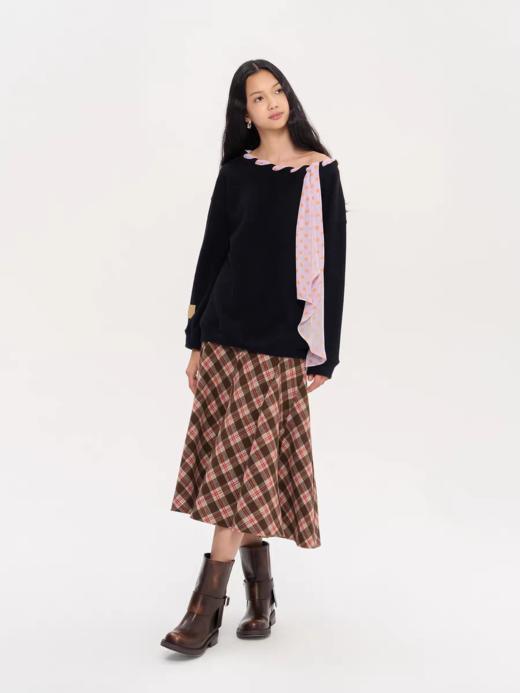 heris/H53120/羊毛混纺学院格纹 斜裁百褶 A字鱼尾伞裙 商品图3