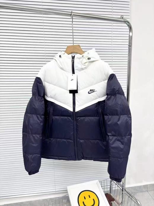 D111975休闲运动保暖短款连帽羽绒服外套 商品图4