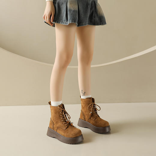 “四季战靴”！【透梦--英伦风复古马丁靴】单款/加绒款/长筒款三款可选 保暖毛绒内里 柔软舒适不捂脚 防滑滑耐磨鞋底 秒变大长腿 显高显瘦显身材 轻松上班OR逛街 商品图7