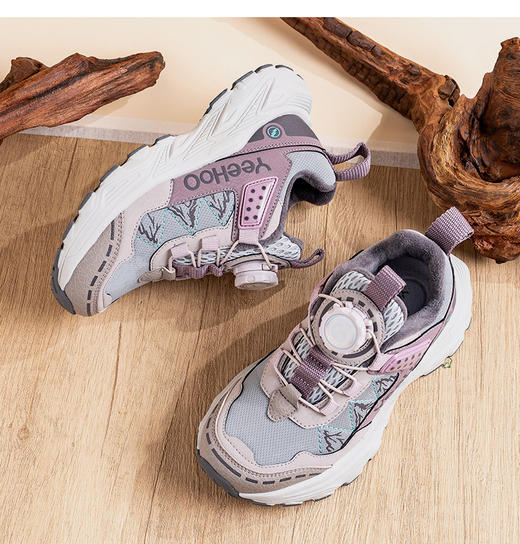 【英氏YeeHo0童鞋冬季加绒潮酷运动鞋YHYLF2541803】英氏运动鞋的设计紧跟潮流，如冬季加绒款采用独特的设计线条，流畅又动感，还有撞色拼接等设计，能轻松打造出潮娃造型。 商品图1