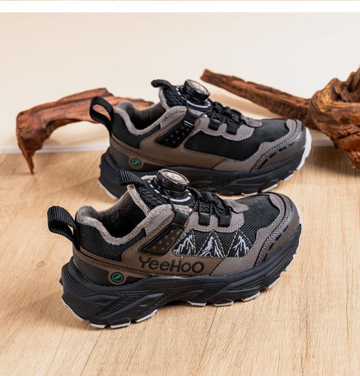 【英氏YeeHo0童鞋冬季加绒潮酷运动鞋YHYLF2541803】英氏运动鞋的设计紧跟潮流，如冬季加绒款采用独特的设计线条，流畅又动感，还有撞色拼接等设计，能轻松打造出潮娃造型。 商品图4