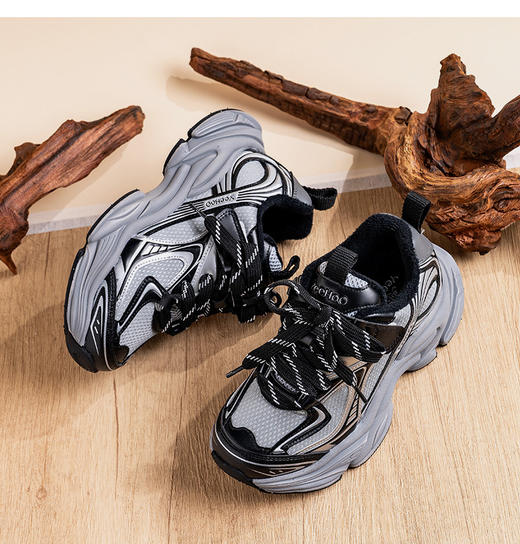 【英氏YeeHo0童鞋冬季加绒潮酷运动鞋YHYLF2541803】英氏运动鞋的设计紧跟潮流，如冬季加绒款采用独特的设计线条，流畅又动感，还有撞色拼接等设计，能轻松打造出潮娃造型。 商品图2